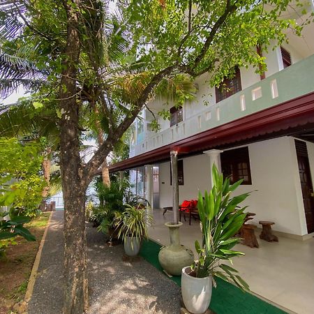 Villa Araliya Hikkaduwa Bagian luar foto