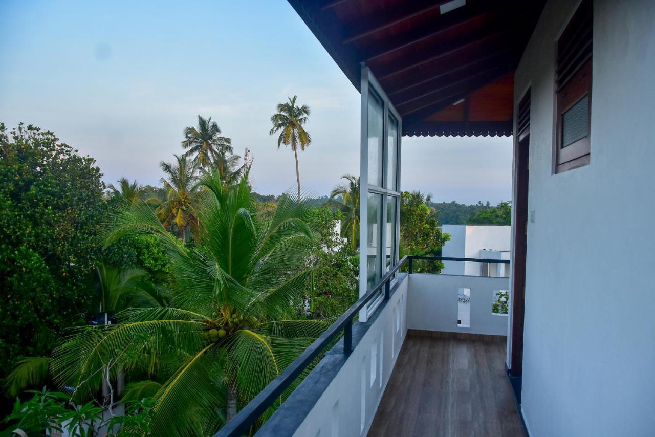 Villa Araliya Hikkaduwa Bagian luar foto