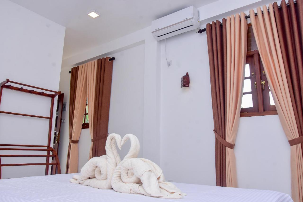 Villa Araliya Hikkaduwa Bagian luar foto