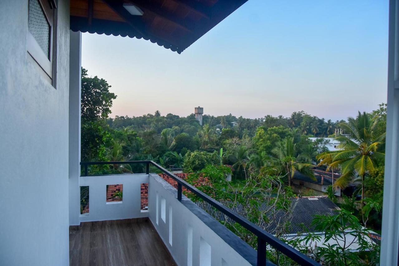 Villa Araliya Hikkaduwa Bagian luar foto