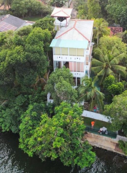 Villa Araliya Hikkaduwa Bagian luar foto