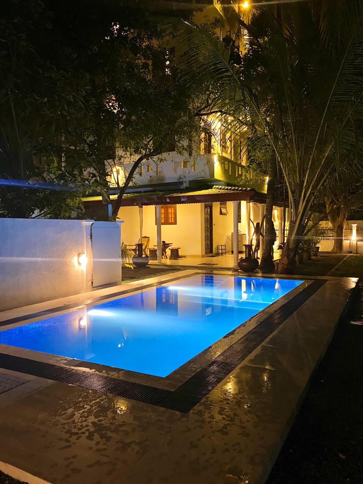 Villa Araliya Hikkaduwa Bagian luar foto